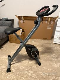 Cyclette pieghevole praticamente nuova