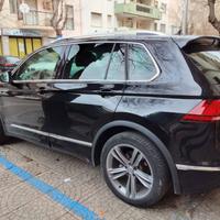 Volkswagen Tiguan 2.0 tdi Advanced R-Line Exterior