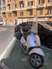 vespa GT 200L anno  2004