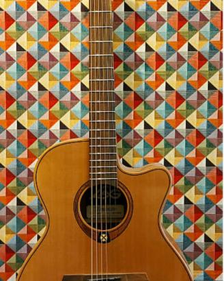Chitarra acustica amplificata Lag 