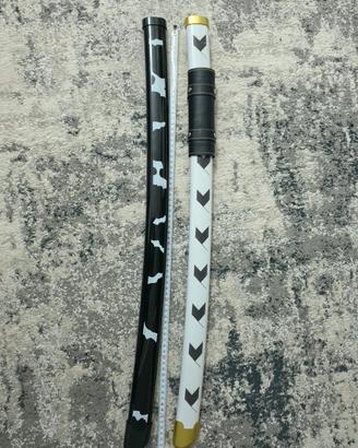 Foderi per katana bianco e nero