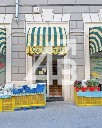 Attività / Licenza di 205 m² con 3 locali a Triest