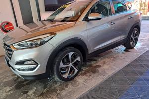 HYUNDAI TUCSON 1.7 XPOSSIBLE DEL 2017 € 12900 SENZ