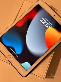 IPad 6ª generazione 128GB Wi-Fi + Accessori nuovi