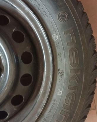 Set 4 gomme invernali Nokian 175/70 R13 82 T