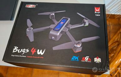 Giocattolo volante quadrimotore 