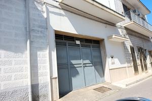Garage 100mq via G. Giusti