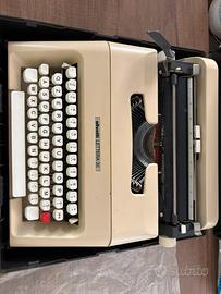 Macchina da scrivere Olivetti Lettera 35 vintage