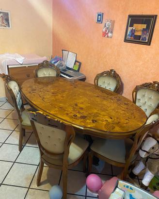 Mobili classici in legno