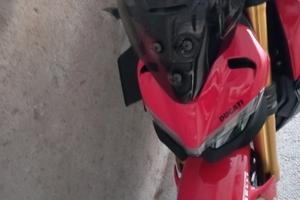 Ducati Streetfighter V4S - 2024