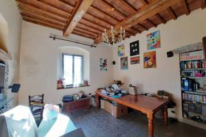Casa indipendente di 130 m² con 5 locali a Lucca