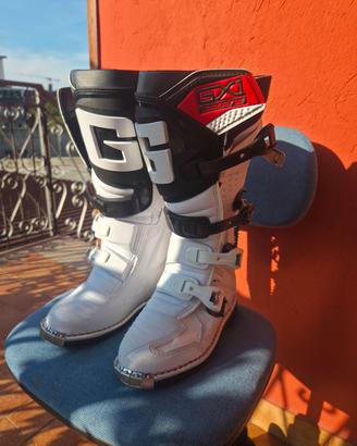stivali numero 40