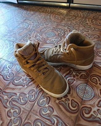 Nike imbottite marrone/senape