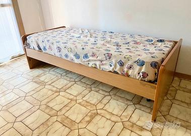 STRUTTURA LETTO CON DUE MATERASSI