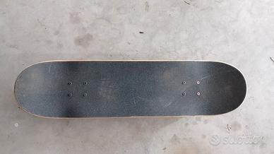 skateboard assemblato deck pregrippato 8,25
