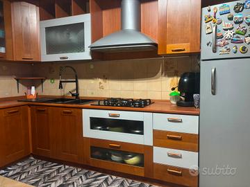 cucina completa angolare 5mt in vero legno
