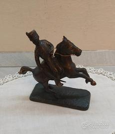 Statua in bronzo: Lanciere a cavallo