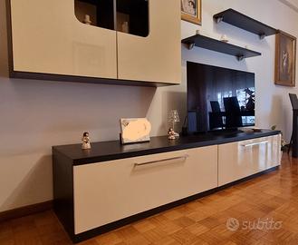 Parete attrezzata sala