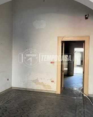 Casa con due ingressi e terrazza di proprietà.