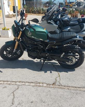 Benelli Leoncino 800