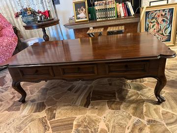 tavolo in legno di noce