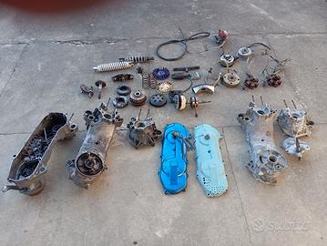 Molti ricambi Malaguti f12 e scooter 