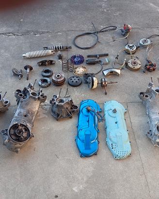 Molti ricambi Malaguti f12 e scooter 