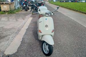 Vespa 125 ET4