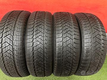 215 65 17 Gomme Invernali 99% Pirelli 215 65 R17