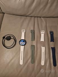 Samsung Galaxy Watch 4 più accessori