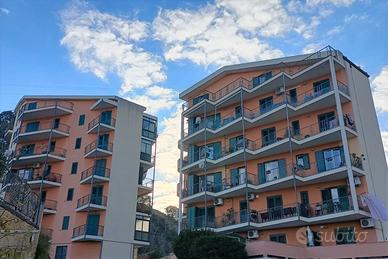 Compl. Aquilone, trivani con cantina e posto auto