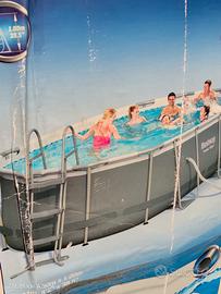 piscina, pompa a sabbia e scaletta 