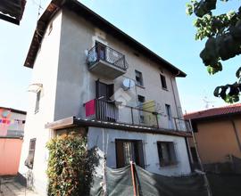 CASA SEMINDIPENDENTE A GARBAGNATE MONASTERO