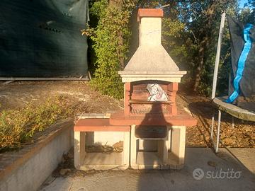 Barbecue in muratura con cappa