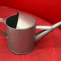 Annaffiatoio in metallo