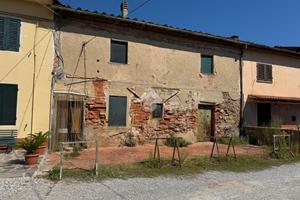 CASA DI CORTE A CHIESINA UZZANESE