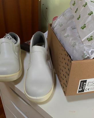 Scarpe antinfortunistiche nuove