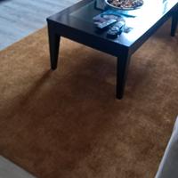 tappeto nuovo con etichetta 