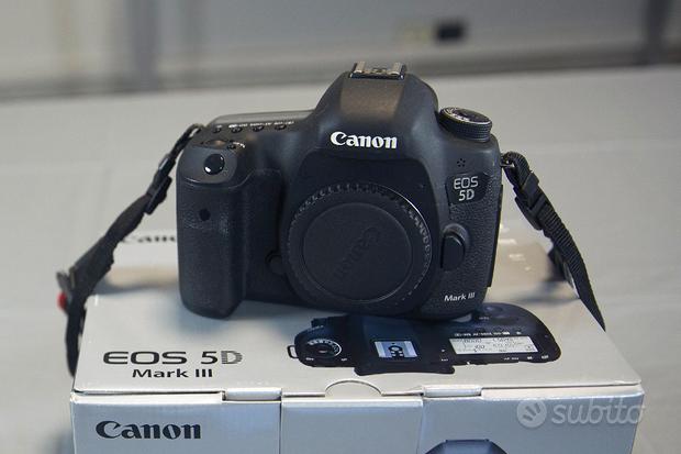 Fotocamera CANON EOS 5D MARK III + 2 obiettivi