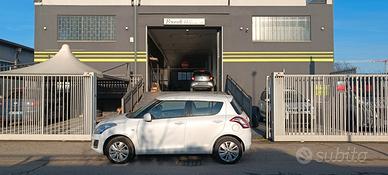 Suzuki Swift 4x4 1200 Garanzia clima