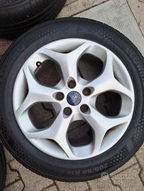 cerchi e gomme 205/55 R16 x ford