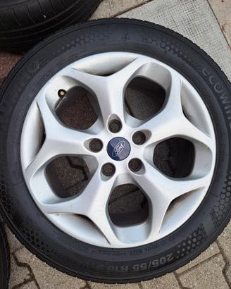 cerchi e gomme 205/55 R16 x ford