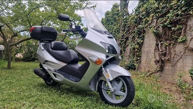 Honda Jazz 250 CBS