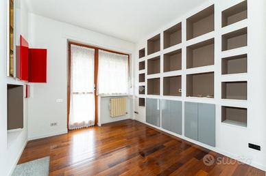 5 LOCALI A CASELLE TORINESE