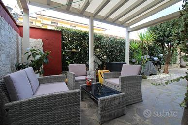 CASA SEMINDIPENDENTE A PRATO