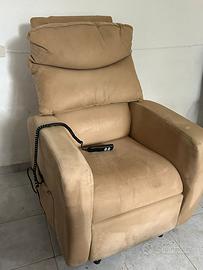 poltrona elettrica imbottita comodissima