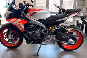 Aprilia Tuono 660