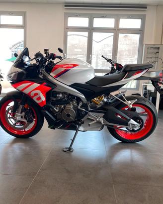 Aprilia Tuono 660