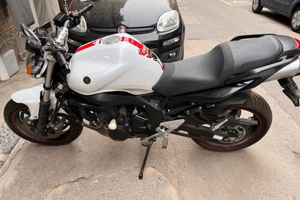 Moto yamaha fz6