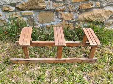 Slittino storico in legno vintage.